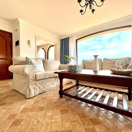 Three Bedroom With Sea View,near The Beach, Heated Pool Y Free Wifi In All Common Areas *