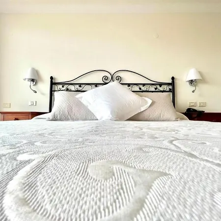 Three Bedroom With Sea View,near The Beach, Heated Pool Y Free Wifi In All Common Areas Los Realejos