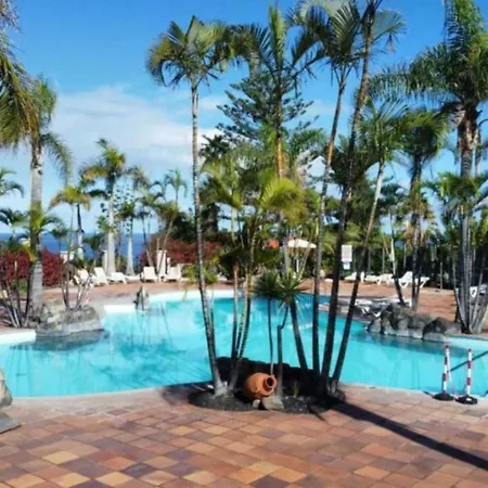 Three Bedroom With Sea View,near The Beach, Heated Pool Y Free Wifi In All Common Areas