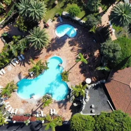 Three Bedroom With Sea View,near The Beach, Heated Pool Y Free Wifi In All Common Areas