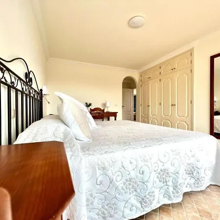 Three Bedroom With Sea View,near The Beach, Heated Pool Y Free Wifi In All Common Areas Apartmán
