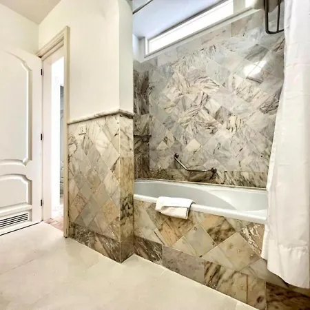 Three Bedroom With Sea View,near The Beach, Heated Pool Y Free Wifi In All Common Areas Apartman