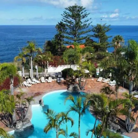 Three Bedroom With Sea View,near The Beach, Heated Pool Y Free Wifi In All Common Areas דירה