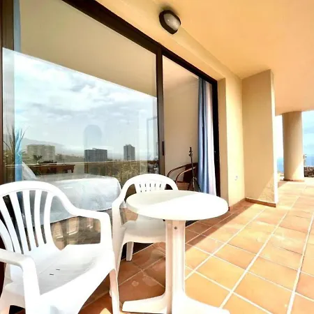 Three Bedroom With Sea View,near The Beach, Heated Pool Y Free Wifi In All Common Areas דירה לוס ריאלחוס